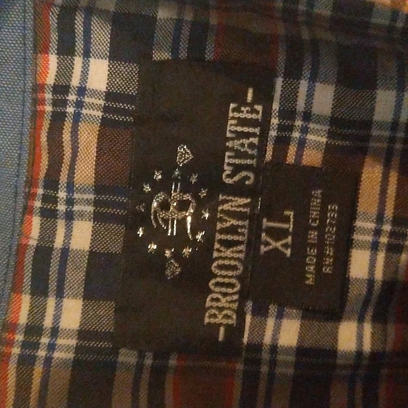 Men's casual button down - Picture 2 of 3